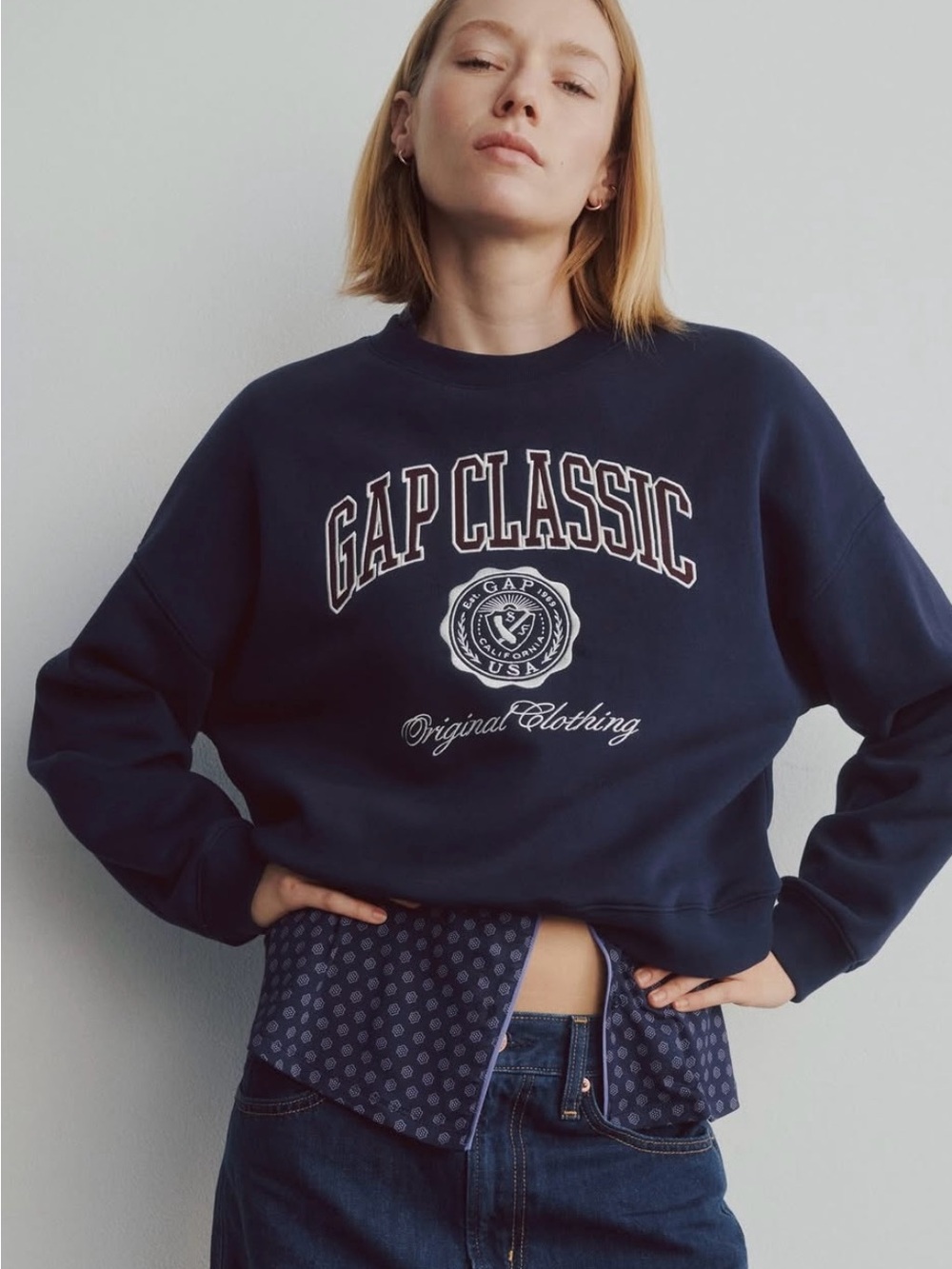 NWT GAP Classic Navy Crewneck Sweatshirt - Women's